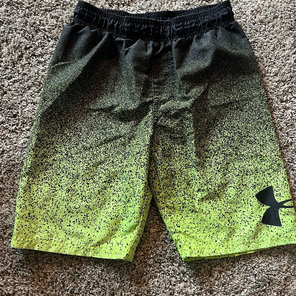 Boys Under Armour Swim Trunks, sz Med.